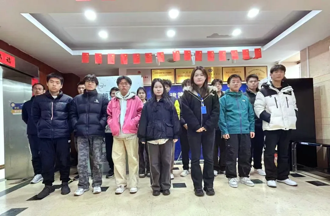 叮！結(jié)班成功！這張合照，是我們努力的最好